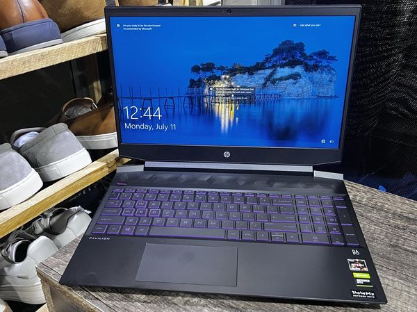 HP Pavilion Gaming Laptop 15-ec2121AX
