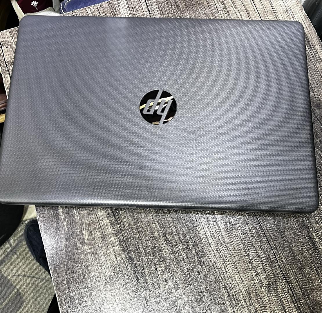 HP Notebook 250 G9, Silver laptop, Intel Core i5 12Th Gen 4.4Ghz, 8Gb Ram, 512gb M2 SSD, 15.6" Full HD Display, Win 11 Pro, Office Pro 2021, Fingerprint Backlit Keyboard - Image 2