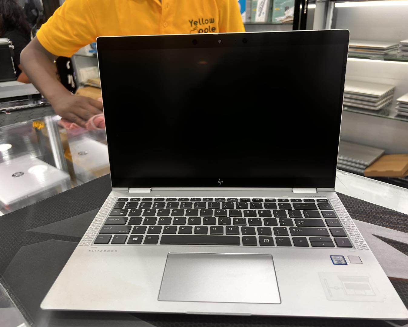 HP EliteBook 1040 x360 G6 2-in-1 Laptop - Image 4