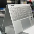 The HP Spectre 14-EU0013DX x360 is a 14-inch convertible laptop designed for professionals who want a portable and high-performing device. It has a 2880 x 1800 OLED display, 32 GB of memory, and a 1 TB solid-state drive. It also features an Intel EVO Core Ultra 7 155H 2.2 GHz processor and an integrated Intel Iris Xe Graphics video adapter