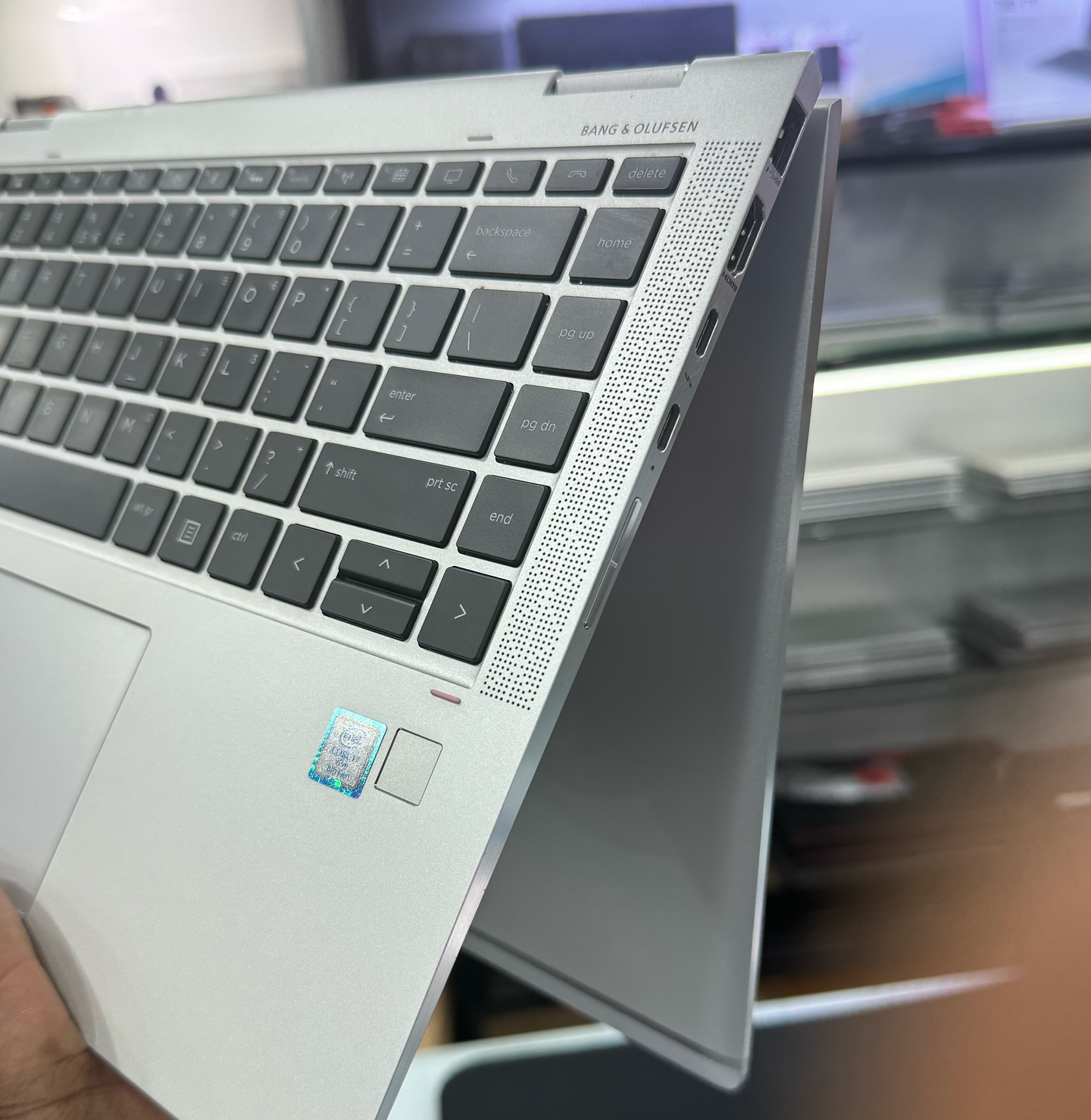HP EliteBook x360 1030 G4 Notebook PC, Intel Core i7-8665U Processor with Intel UHD Graphics 620 (1.9 GHz Base Frequency, up to 4.8 GHz with Intel Turbo Boost Technology, 8 MB L3 Cache, 4 cores)