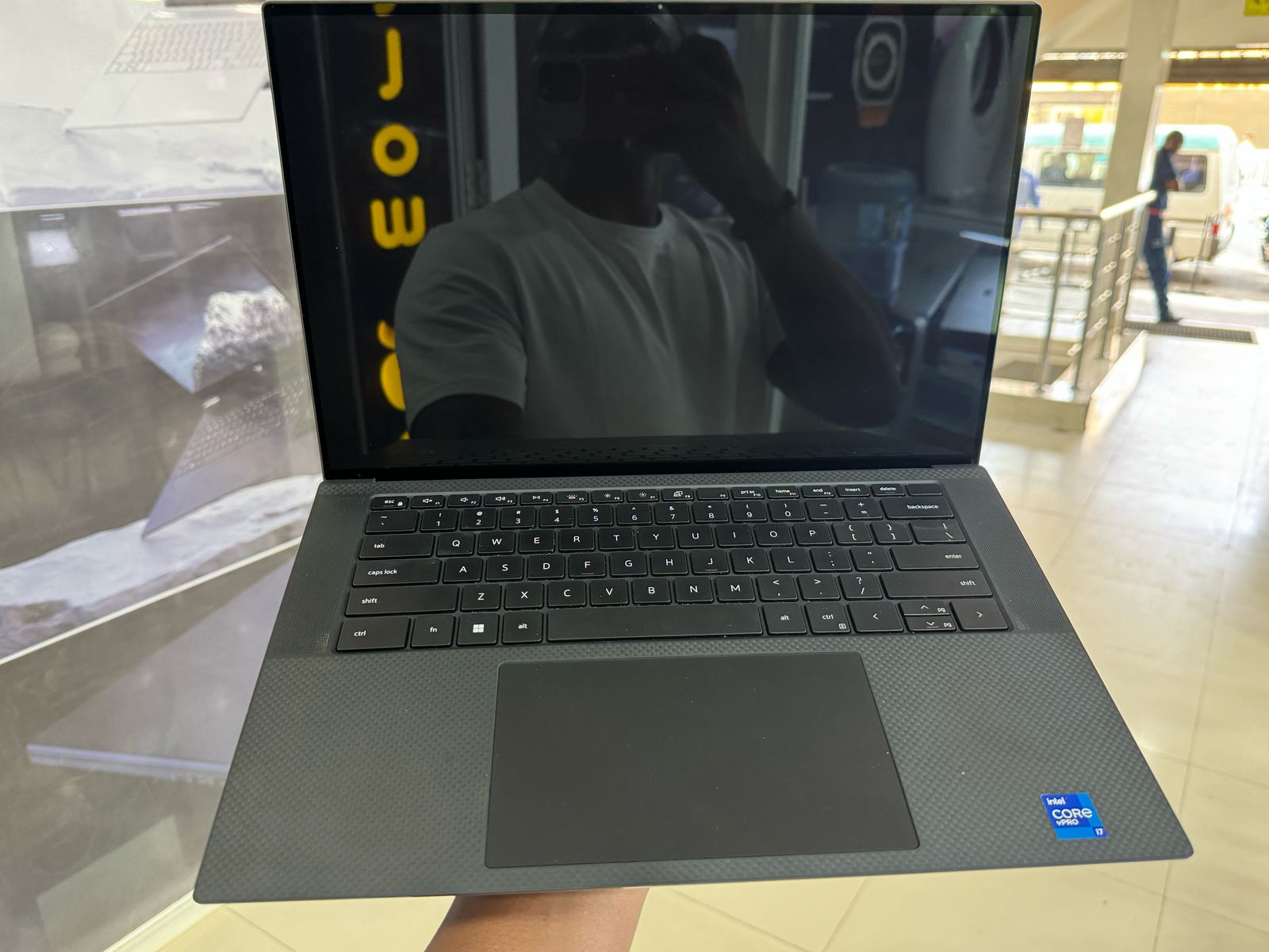 Dell Precision 5560 - Image 2