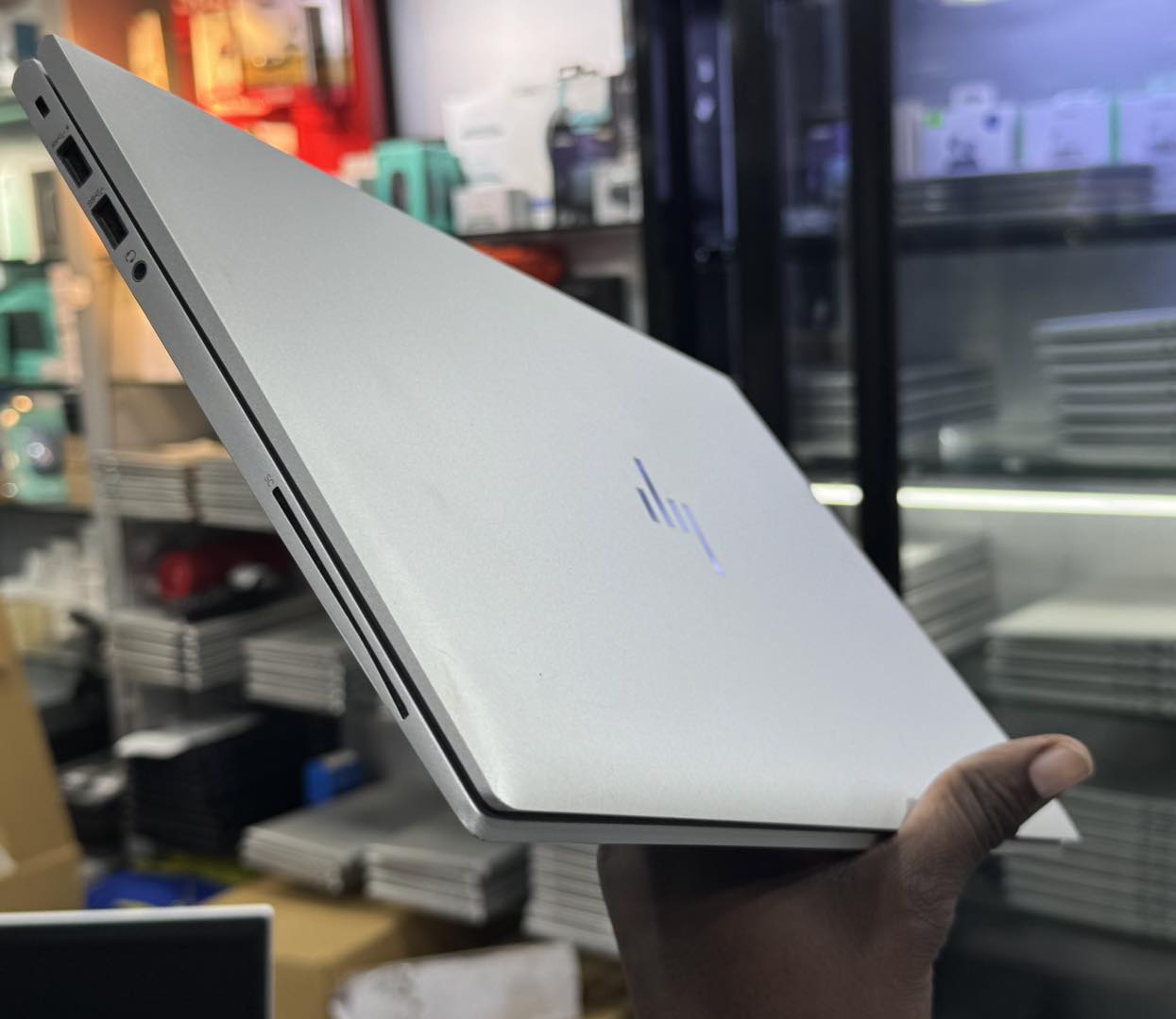 HP EliteBook 840 G8 Laptop core i7 - Image 2