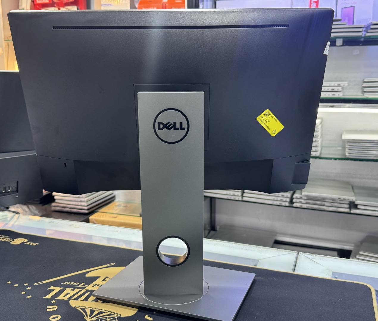 Dell P2217H is a 22-inch