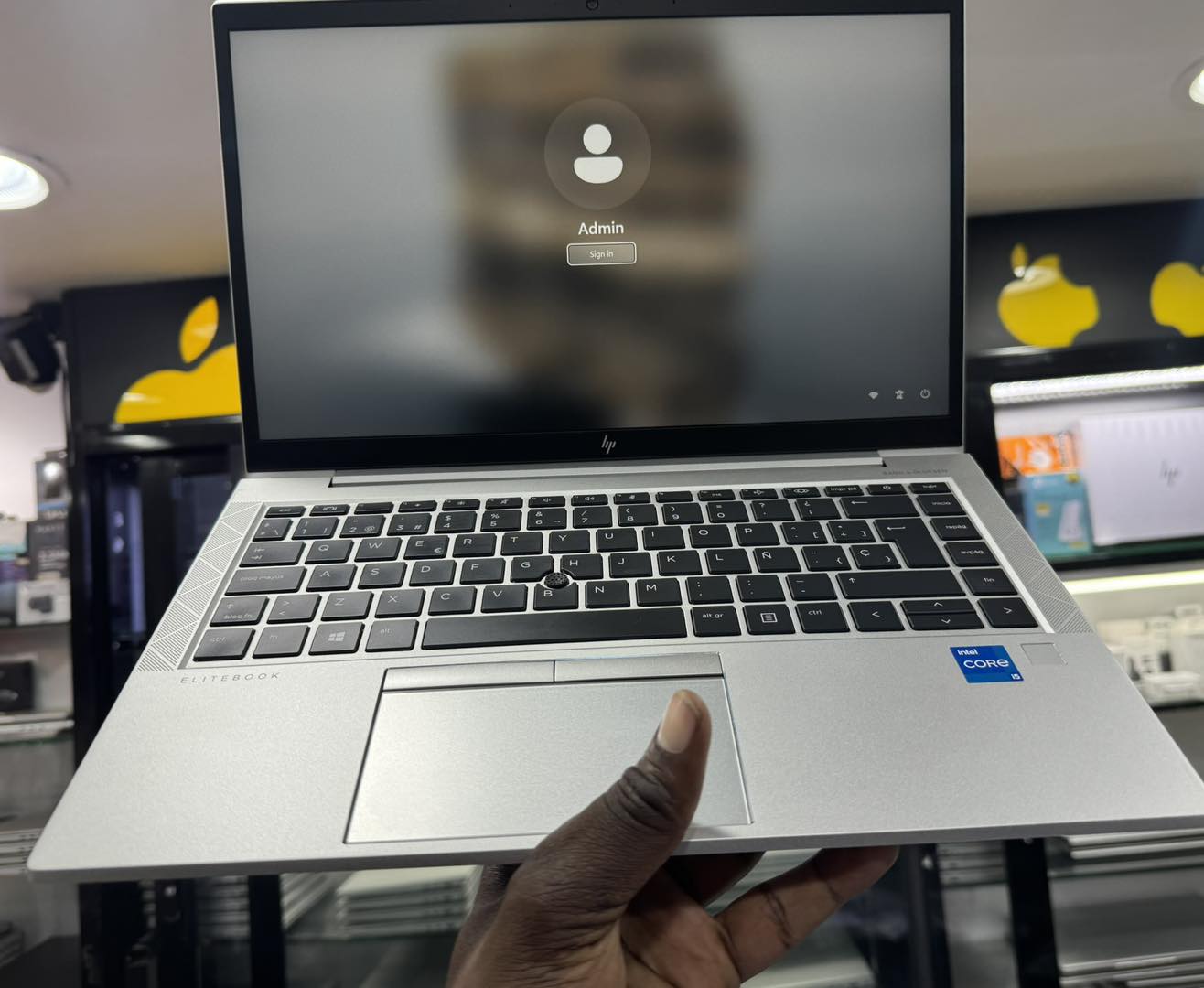 HP EliteBook 840 G8 14