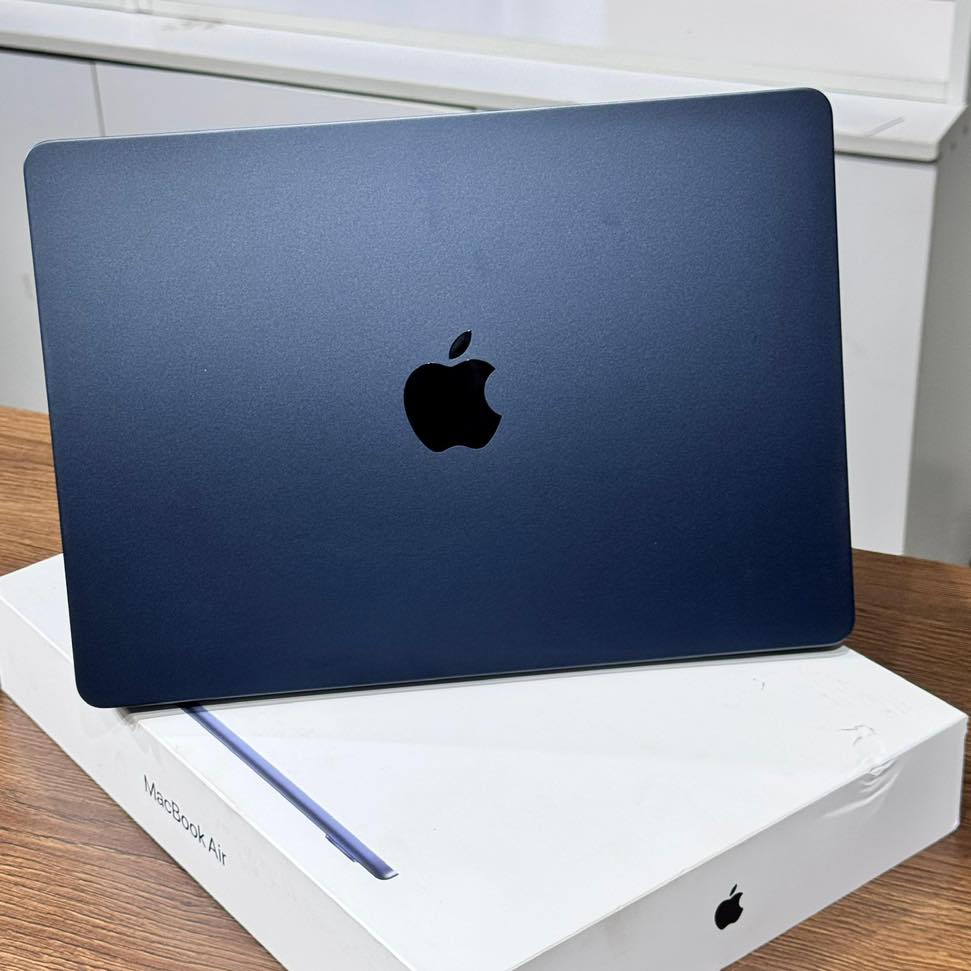 Apple 2022 MacBook Air Laptop with M2 chip: