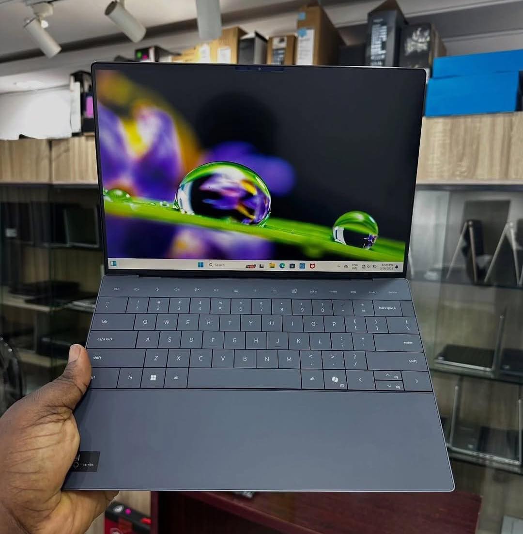 Dell XPS 13 9350 Laptop